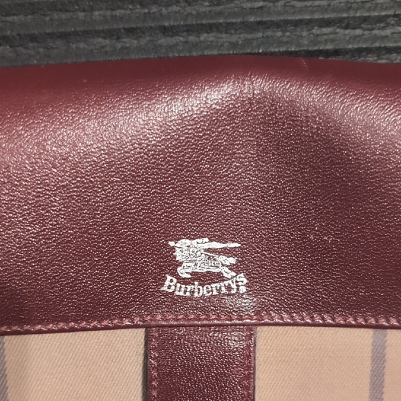 Vintage Burberry Crossbody - Picture 2 of 6
